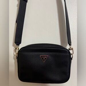 Guess Black Meridian Camera Crossbody Bag like New!